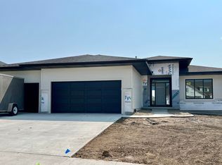 2210 S 93rd St, Lincoln, NE 68520