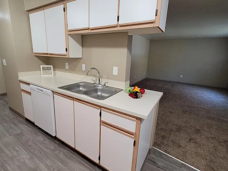 Overlook Pointe Apartments — Photo 11