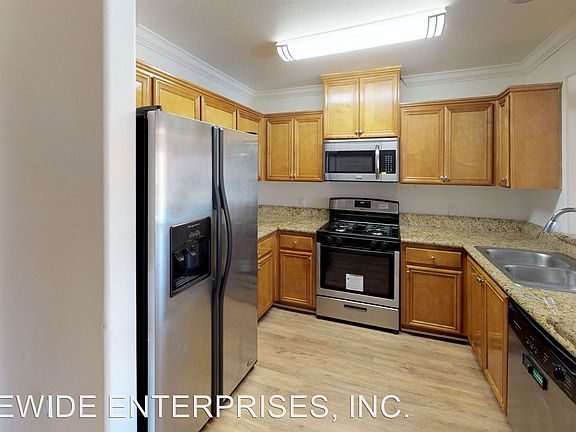 5th image of 7925 Ventura Canyon Ave Unit 409