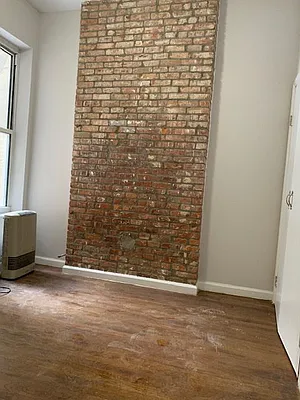 Rented by The Brokerage Group LLC | media 29