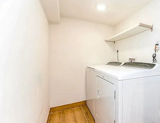 Rented by eRealty Advisors USA Inc | media 30