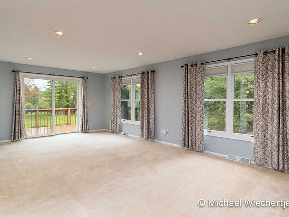 3rd image of 7469 Pheasant Run Dr