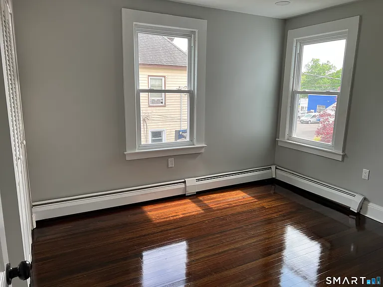 17 Lilac St — Photo 12