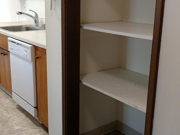 3rd image of 9700 Roosevelt Way NE