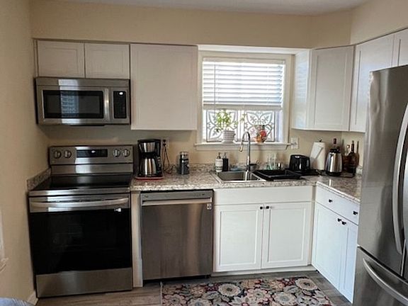 4th image of 536 South St #201
