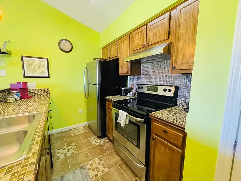 581 Blue River Ct #H — Photo 7
