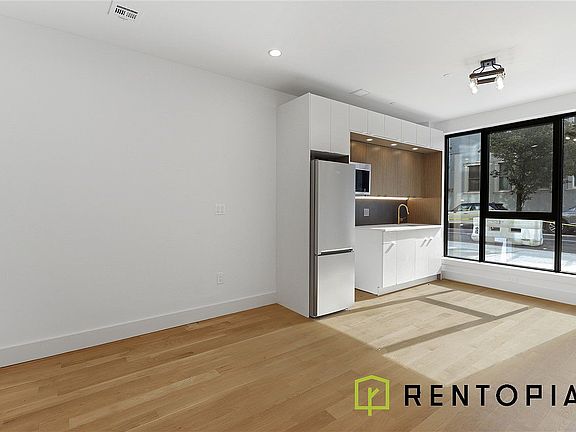 2nd image of 494 Manhattan Ave #1F