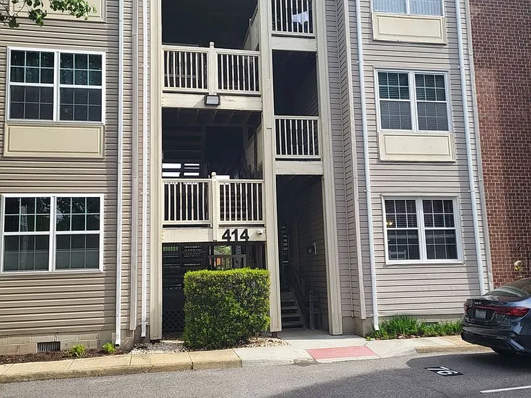 414 Delaware Ave #218 — Photo 1