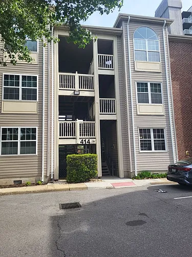 414 Delaware Ave #218 Photo 1