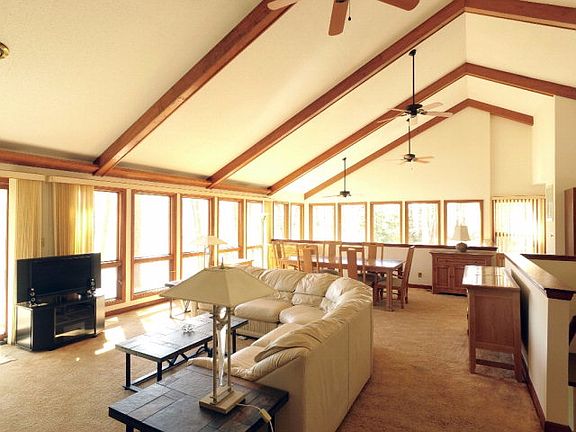 4th image of 51 Tall Pines Ln