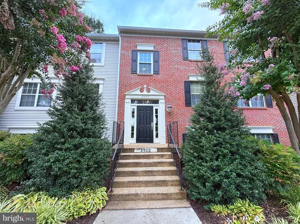 3905 Golf Tee Ct APT 101, Fairfax, VA 22033