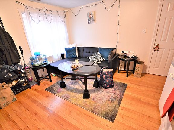 3rd image of 58 Hemenway St APT 3B