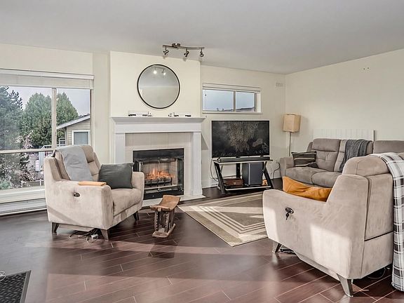 3rd image of 33682 Marshall Rd #12