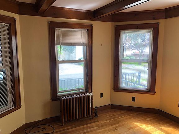 3rd image of 32 Quincy St #32