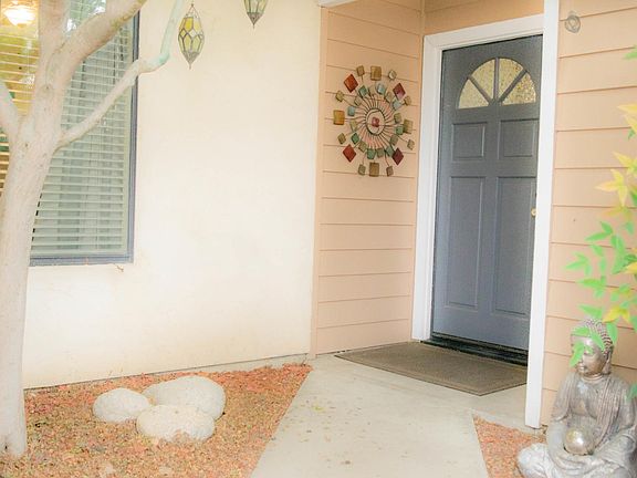 3rd image of 1338 E Castlecrest Ave