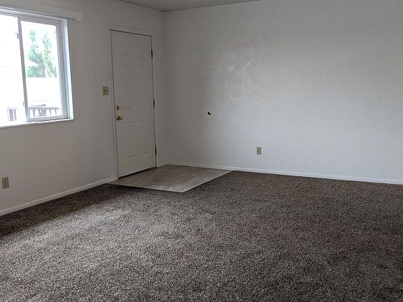 2nd image of 471 Hansen Ave APT 5