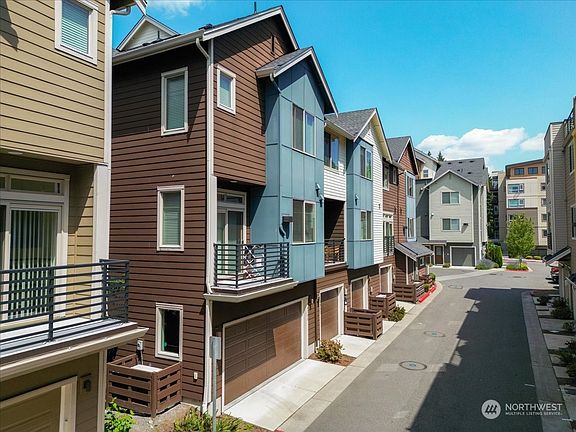 5th image of 15738 NE 14th Terrace