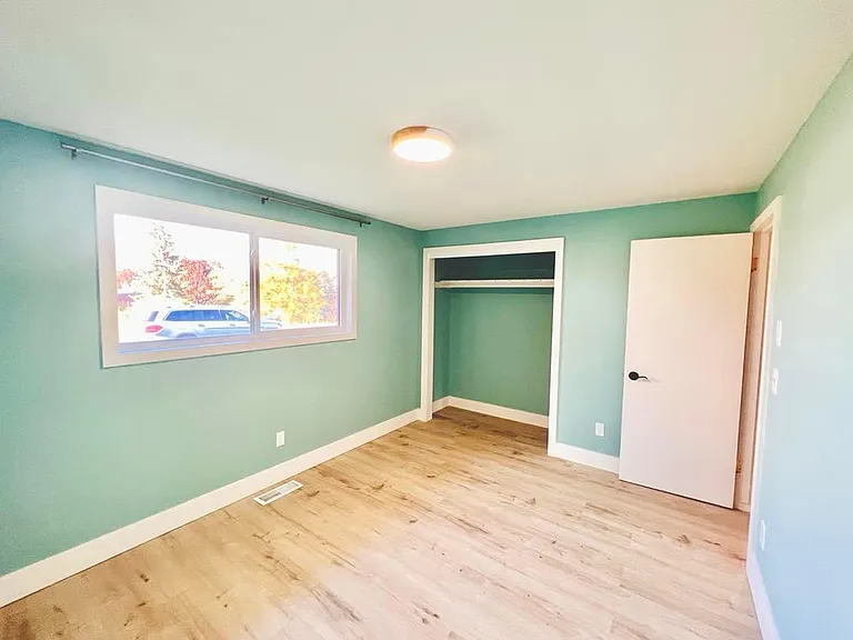 Large Bedroom