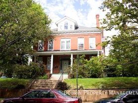 2000 Lakeview Ave, Richmond, VA