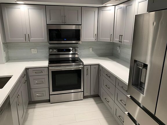 4th image of 110 N Federal Hwy APT 612