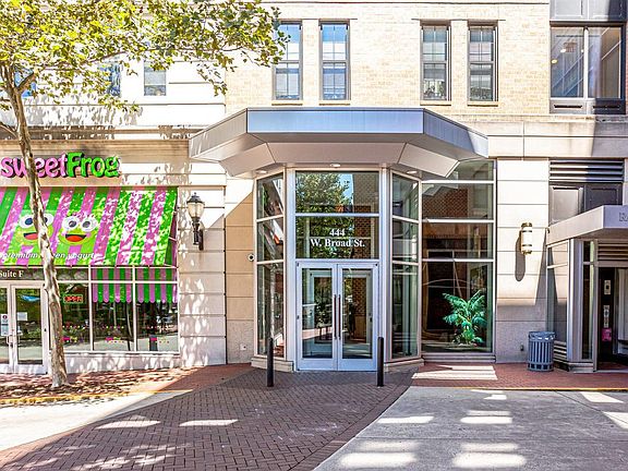 4th image of 444 W Broad St Unit 521