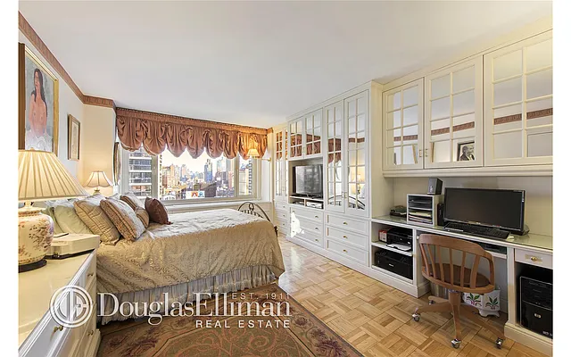 Sold by Douglas Elliman | media 12