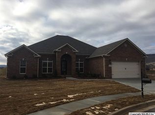 4302 Willow Bend Ln, Owens Cross Roads, AL 35763