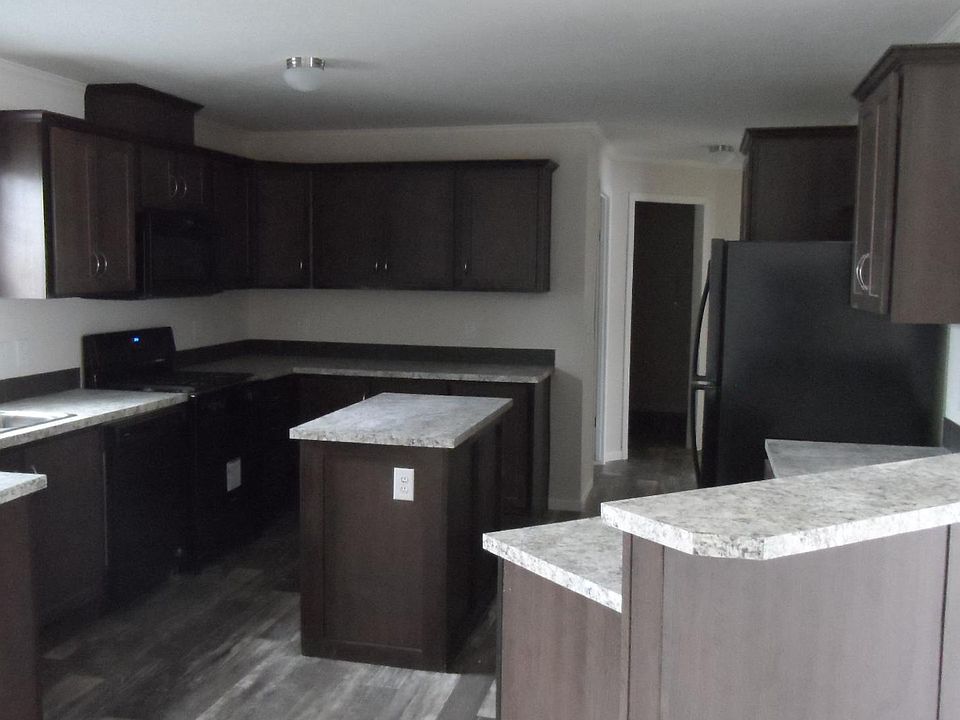 1st image of 395 Shummard Br