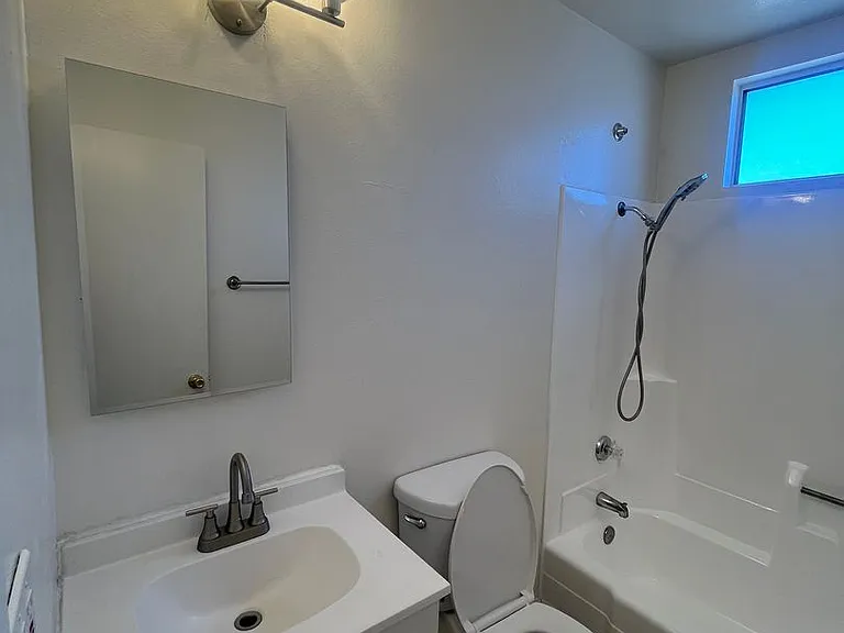 Casa Buena Apartments — Photo 17
