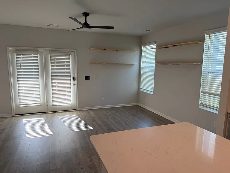 1407 Walker Way — Photo 8