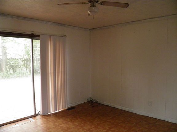 5th image of 1210 Macarthur St