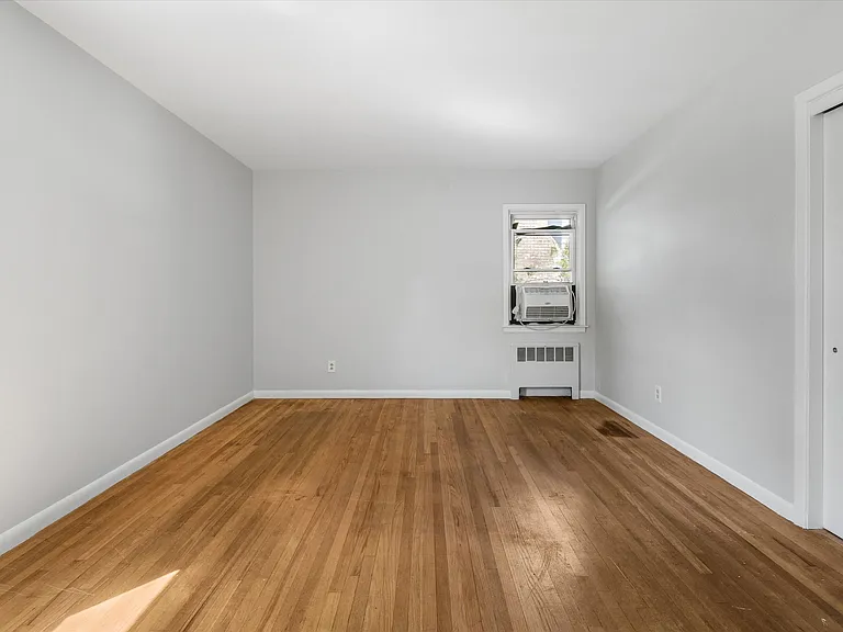 846 Hartsdale Rd — Photo 32
