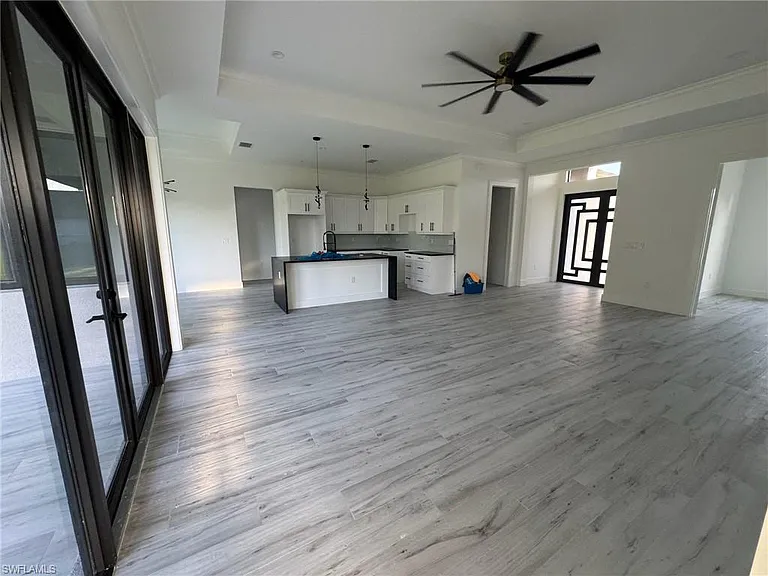 308 Golden Gate Blvd E — Photo 16