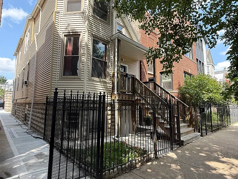 3052 W Lyndale St #2 — Photo 1