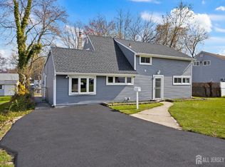 38 Pinetree Rd, Old Bridge, NJ 08857