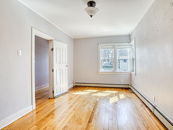 4th image of 6983 Chebucto Rd