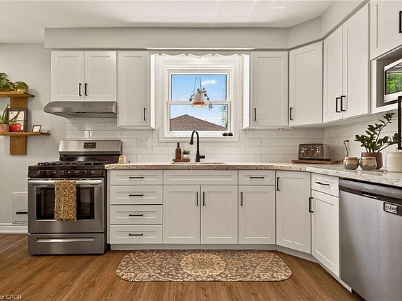 5th image of 496 Rosseau Rd