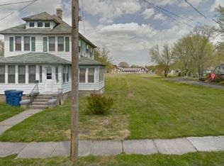 32 Clark St, Harrington, DE 19952