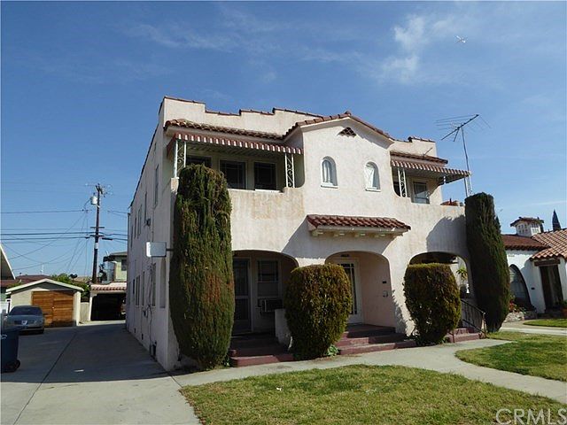 2nd image of 2777 Santa Ana St