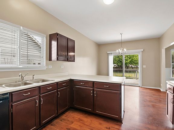 4th image of 505 N Juniper Dr