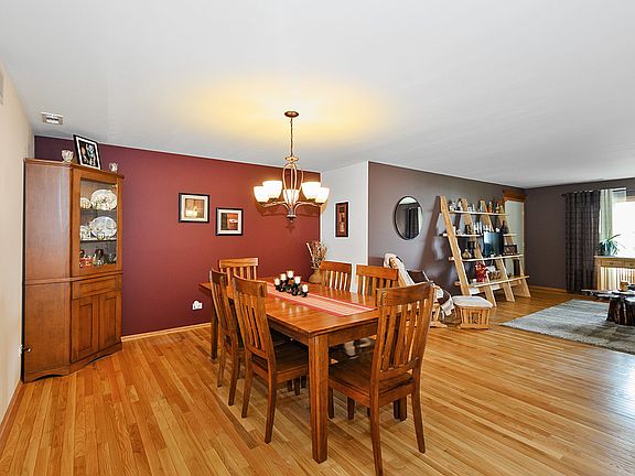 5th image of 19 Saint Moritz Dr Unit 201