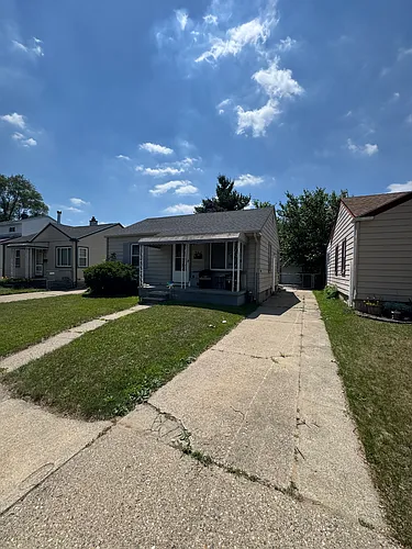 952 E Brickley Ave Photo 1