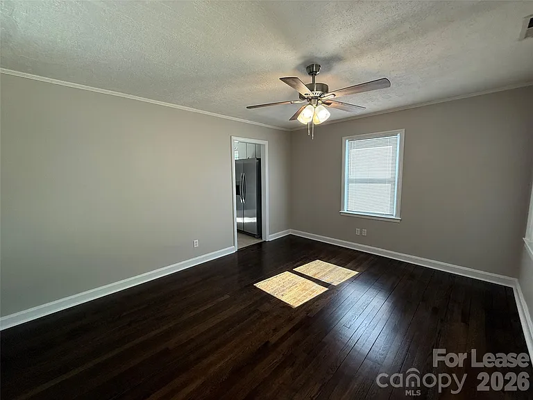 917 Spruce St — Photo 3