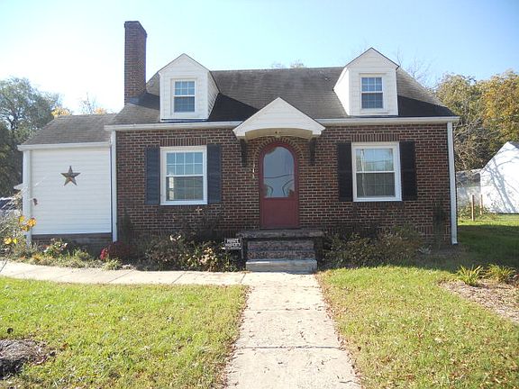 3rd image of 313 Acme St