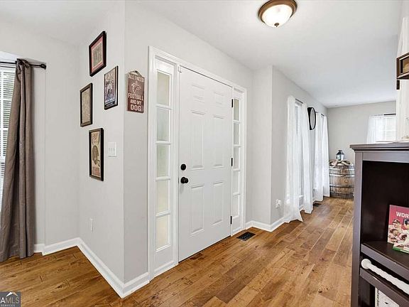 5th image of 288 Olde Mill Pointe