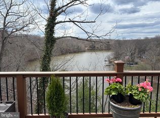 8080 Longtree Rd, Manassas, VA 20112