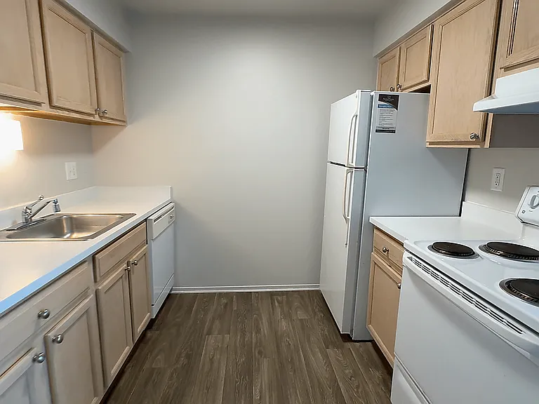 Prentiss Pointe Apartments — Photo 136