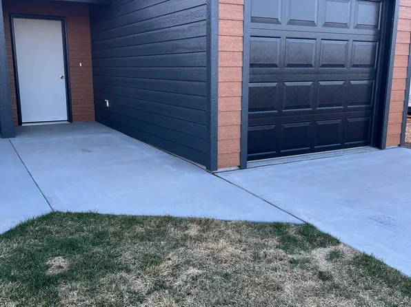 2202 E 34th St, Kearney, NE 68847