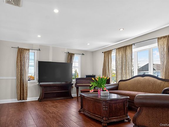4th image of 101 Jetmore Place