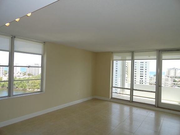 3rd image of 888 Intracoastal Dr APT 14C